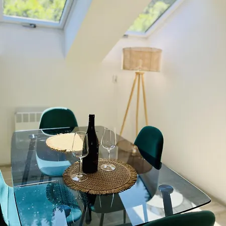 The Mountain Sky Apartment - Prostorny Loft 198 M2 S Lesem Za Okny, Terasa, Parkovani Zdarma Lejlighed