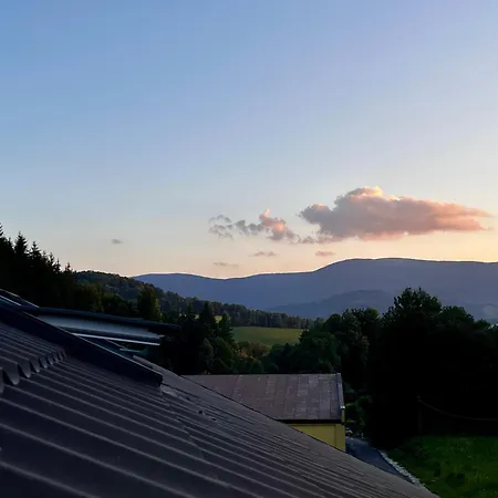 The Mountain Sky - Prostorny Loft 198 M2 S Lesem Za Okny Vhodny Pro Rodiny S Detmi, Terasa, Detsky Koutek, Parkovani Zdarma *