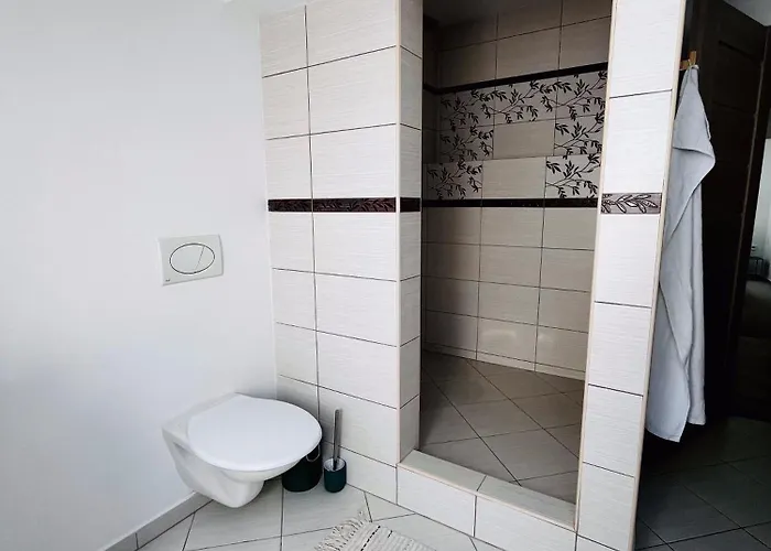 The Mountain Sky - Prostorny Loft 198 M2 S Lesem Za Okny Vhodny Pro Rodiny S Detmi, Terasa, Detsky Koutek, Parkovani Zdarma *